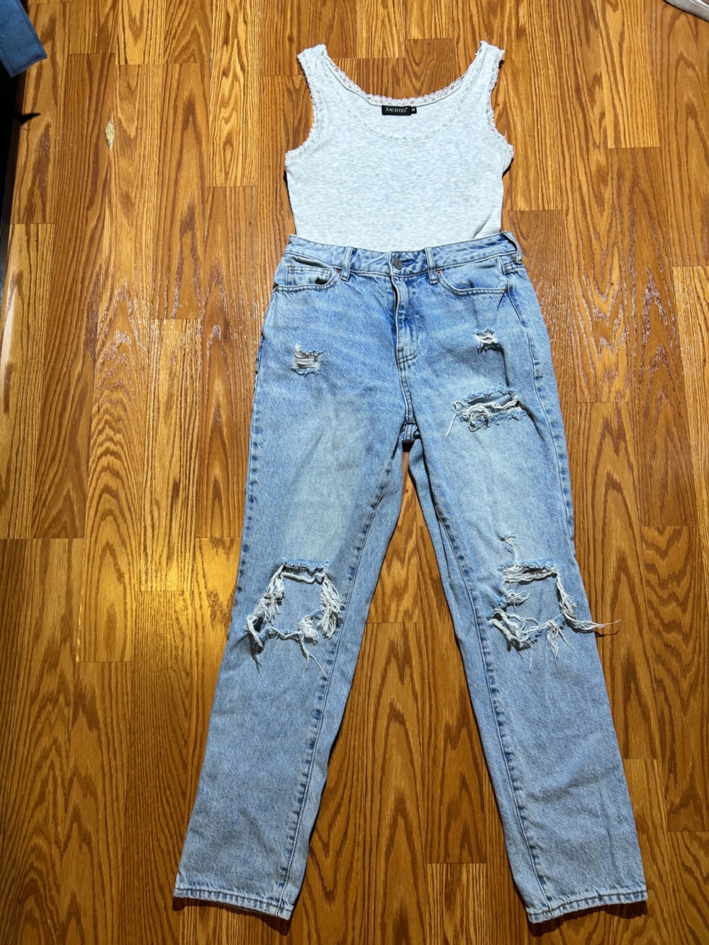 Light Wash Distressed Jeans - Classic Ripped Detail